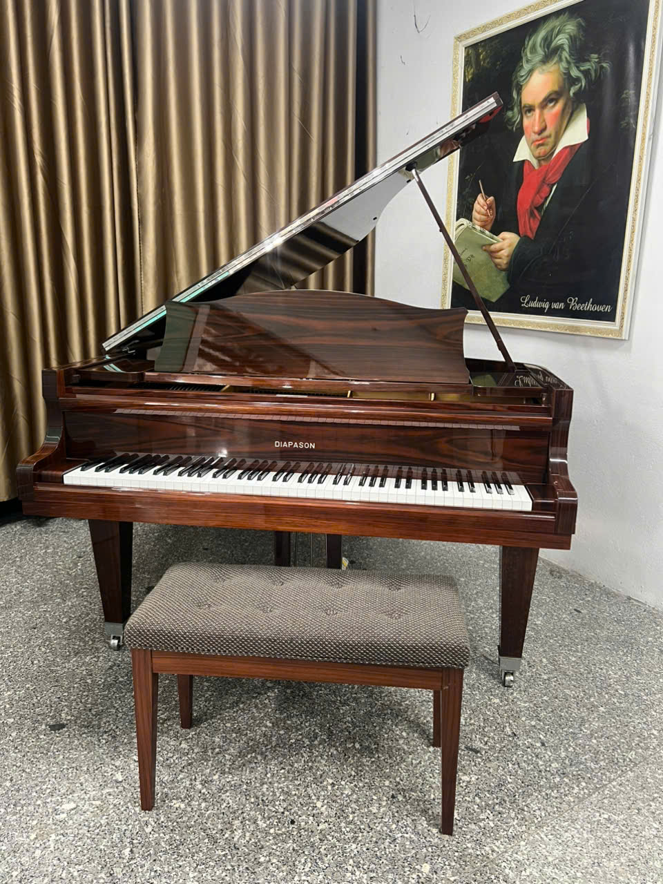 Grand Diapason màu gỗ